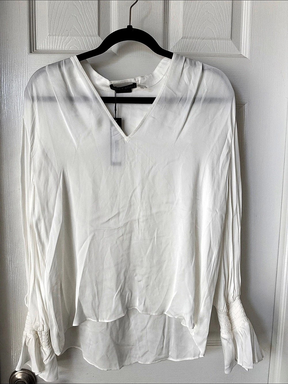 NWT | Alice + Olivia Classics Oversized White V-Neck Blouse Size XS